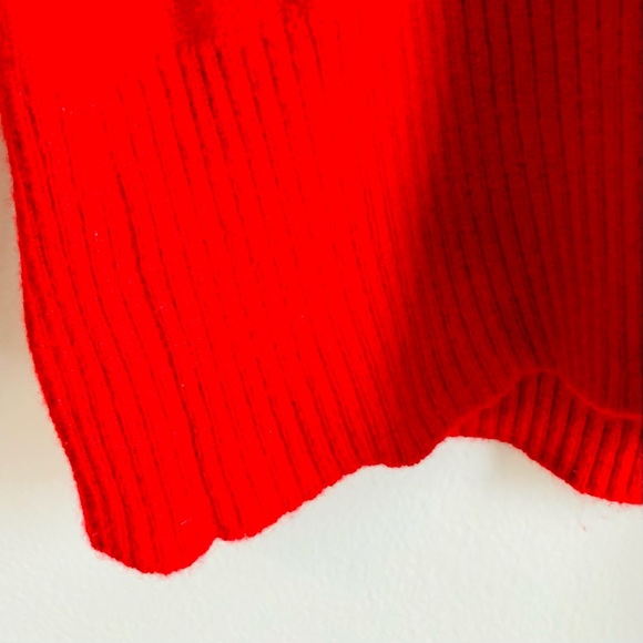 Beautiful Cashmere V-neck (Small) - Picture 7 of 10